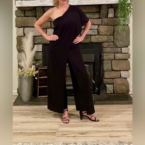 Alexia Admore one shoulder jumpsuit